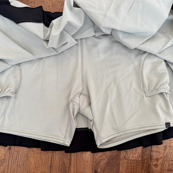 Nike Challenge Pleated Tennis Skirt Skort Green Black Women's Size L - Picture 4 of 7